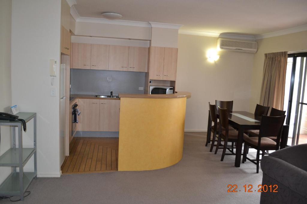 Spring Hill Central Apartments Брисбен Номер фото